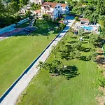 Mali Paradiso Apartament *