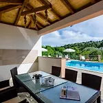 Mali Paradiso *