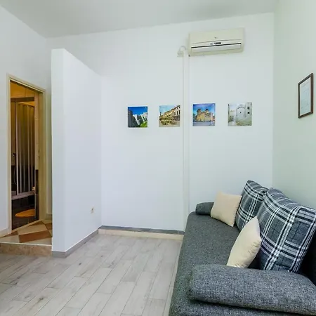 Mali Paradiso Apartman *