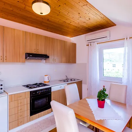 Mali Paradiso Apartman *