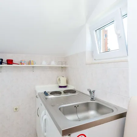 Mali Paradiso 아파트 믈리니