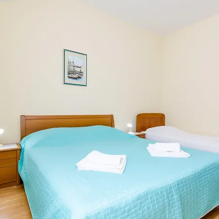 Mali Paradiso Apartman *