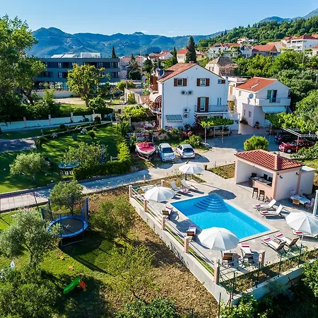 Mali Paradiso Apartman *